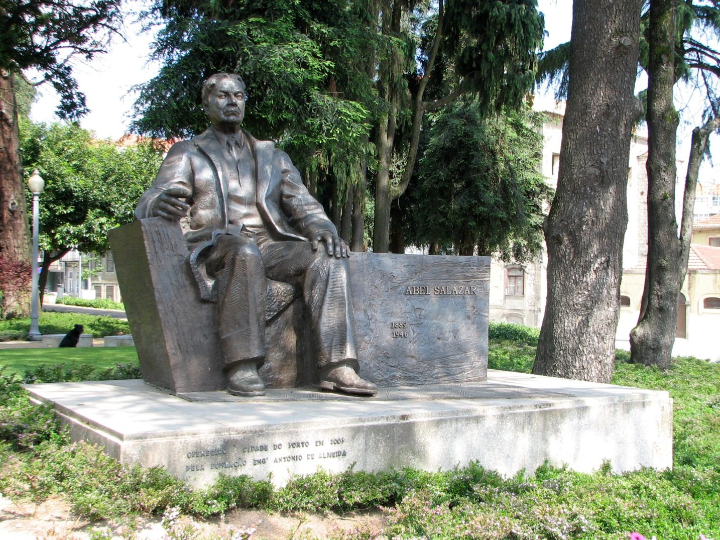 Abel Salazar's monument, Porto (1).JPG